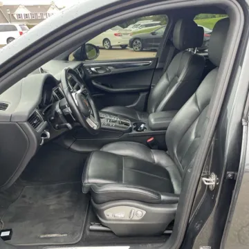 More photos of 2017 Porsche Macan at Indy Auto Man - Westfield, IN
