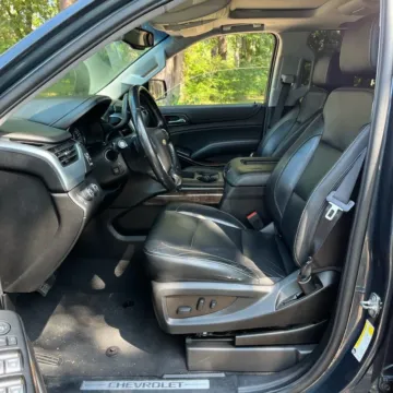 More photos of 2019 Chevrolet Suburban LT at Indy Auto Man - Westfield, IN