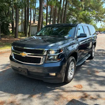 Photos of 2019 Chevrolet Suburban LT for sale in Westfield, IN at Indy Auto Man - Westfield