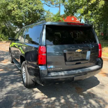 More photos of 2019 Chevrolet Suburban LT at Indy Auto Man - Westfield, IN