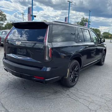 More photos of 2022 Cadillac Escalade ESV Sport Platinum at Indy Auto Man - Westfield, IN