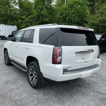 More photos of 2018 GMC Yukon Denali at Indy Auto Man - Westfield, IN