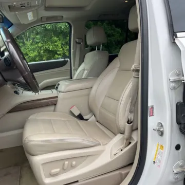 More photos of 2018 GMC Yukon Denali at Indy Auto Man - Westfield, IN