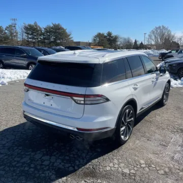 Another view of 2022 Lincoln Aviator Reserve for sale in Westfield, IN at Indy Auto Man - Westfield