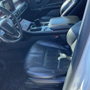 More photos of 2022 Lincoln Aviator Reserve at Indy Auto Man - Westfield, IN