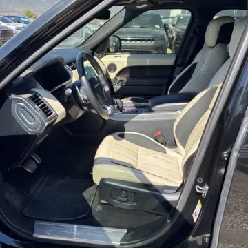 More photos of 2020 Land Rover Range Rover Sport HSE Dynamic at Indy Auto Man - Westfield, IN