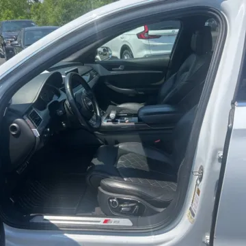 More photos of 2015 Audi S8 4.0T quattro at Indy Auto Man - Westfield, IN