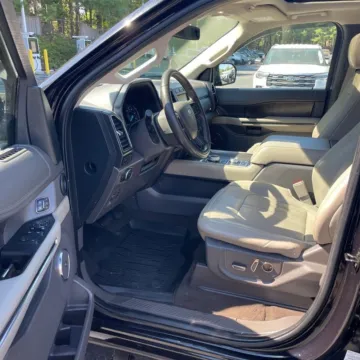 More photos of 2020 Ford Expedition Limited at Indy Auto Man - Westfield, IN