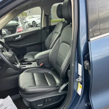 More photos of 2020 Ford Escape Hybrid Titanium at Indy Auto Man - Westfield, IN