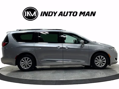 Photos of 2018 Chrysler Pacifica Touring L for sale in Westfield, IN at Indy Auto Man - Westfield