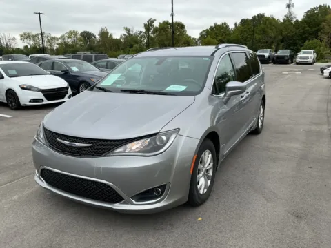 Photos of 2018 Chrysler Pacifica Touring L for sale in Westfield, IN at Indy Auto Man - Westfield