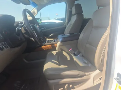 More photos of 2018 Chevrolet Suburban Premier at Indy Auto Man - Westfield, IN