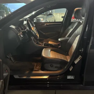 More photos of 2018 Volkswagen Passat 3.6L V6 GT at Indy Auto Man - Westfield, IN