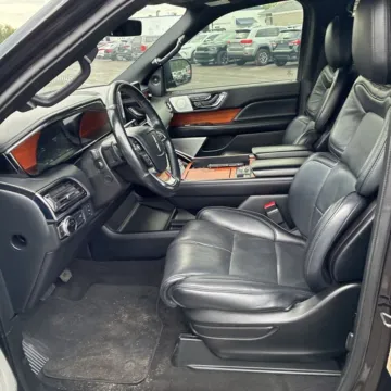More photos of 2019 Lincoln Navigator Reserve at Indy Auto Man - Westfield, IN