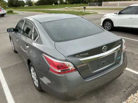 More photos of 2014 Nissan Altima 2.5 S at Indy Auto Man - Westfield, IN