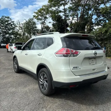 More photos of 2016 Nissan Rogue SL at Indy Auto Man - Westfield, IN