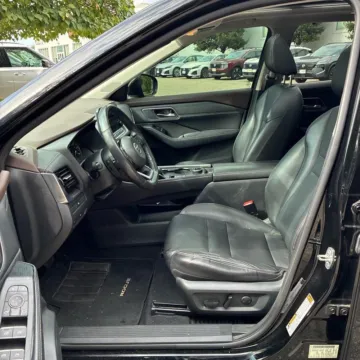 More photos of 2021 Nissan Rogue SL at Indy Auto Man - Westfield, IN