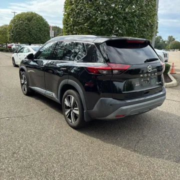 More photos of 2021 Nissan Rogue SL at Indy Auto Man - Westfield, IN