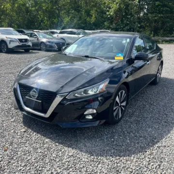 Photos of 2020 Nissan Altima 2.5 SL for sale in Westfield, IN at Indy Auto Man - Westfield