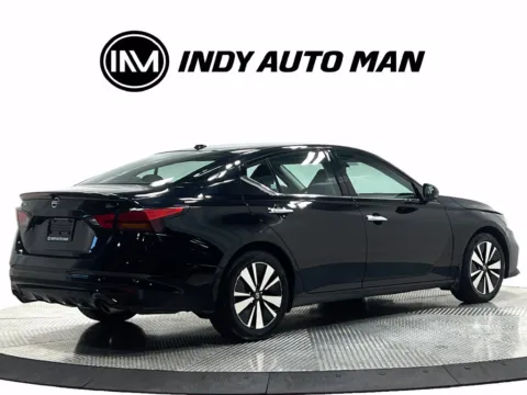 More photos of 2020 Nissan Altima 2.5 SL at Indy Auto Man - Westfield, IN
