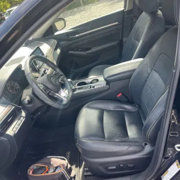 More photos of 2020 Nissan Altima 2.5 SL at Indy Auto Man - Westfield, IN