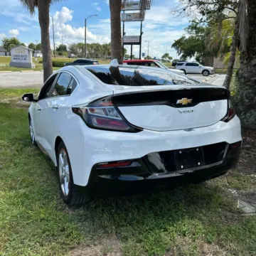 More photos of 2017 Chevrolet Volt LT at Indy Auto Man - Westfield, IN
