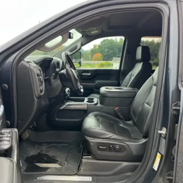 More photos of 2020 Chevrolet Silverado 2500 HD LTZ at Indy Auto Man - Westfield, IN