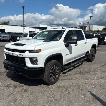 Photos of 2020 Chevrolet Silverado 2500 HD Custom for sale in Westfield, IN at Indy Auto Man - Westfield