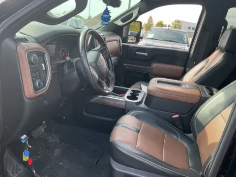 More photos of 2021 Chevrolet Silverado 3500 HD High Country at Indy Auto Man - Westfield, IN