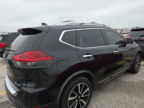 More photos of 2018 Nissan Rogue SL at Indy Auto Man - Westfield, IN