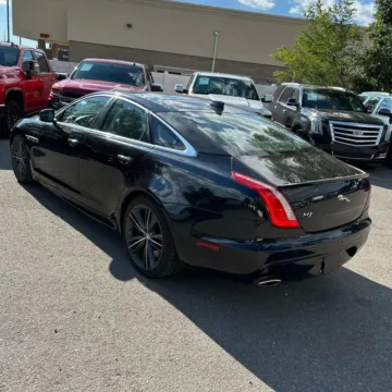 More photos of 2018 Jaguar XJ Supercharged at Indy Auto Man - Westfield, IN