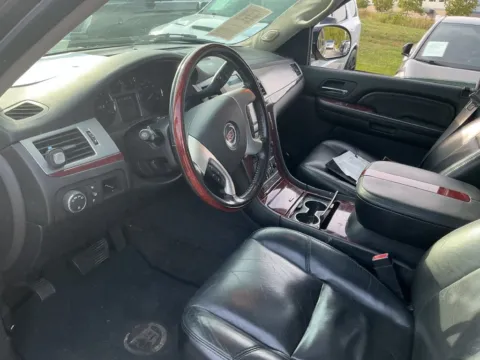 More photos of 2007 Cadillac Escalade at Indy Auto Man - Westfield, IN