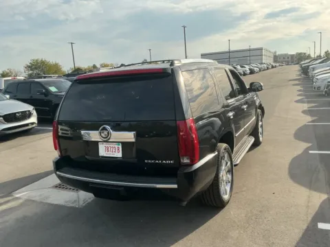 Another view of 2007 Cadillac Escalade for sale in Westfield, IN at Indy Auto Man - Westfield