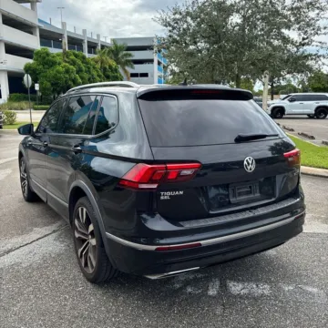 More photos of 2020 Volkswagen Tiguan 2.0T SEL Premium R-Line 4Motion at Indy Auto Man - Westfield, IN