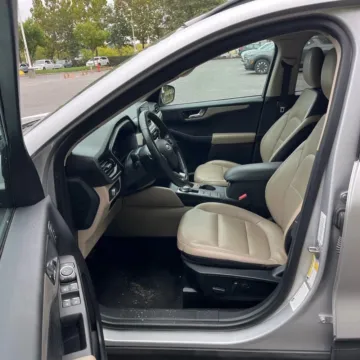 More photos of 2020 Ford Escape SEL at Indy Auto Man - Westfield, IN