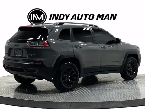 More photos of 2019 Jeep Cherokee Trailhawk at Indy Auto Man - Westfield, IN