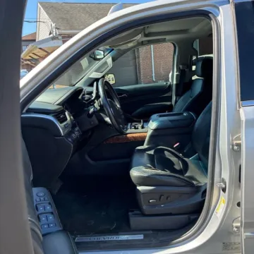 More photos of 2016 Chevrolet Tahoe LTZ at Indy Auto Man - Westfield, IN