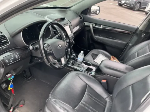 More photos of 2015 Kia Sorento SX at Indy Auto Man - Westfield, IN