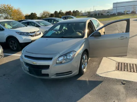 Photos of 2009 Chevrolet Malibu LS for sale in Westfield, IN at Indy Auto Man - Westfield