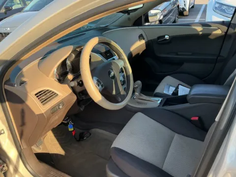 More photos of 2009 Chevrolet Malibu LS at Indy Auto Man - Westfield, IN