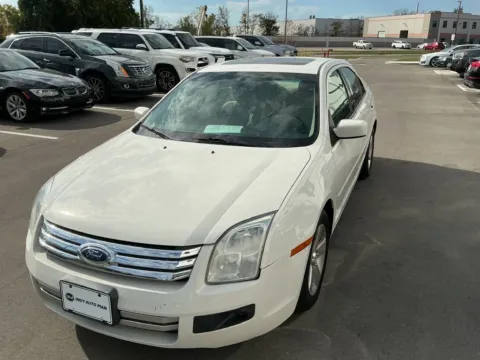 Photos of 2009 Ford Fusion SE for sale in Westfield, IN at Indy Auto Man - Westfield