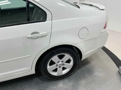 More photos of 2009 Ford Fusion SE at Indy Auto Man - Westfield, IN