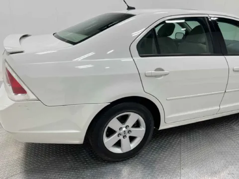 Another view of 2009 Ford Fusion SE for sale in Westfield, IN at Indy Auto Man - Westfield