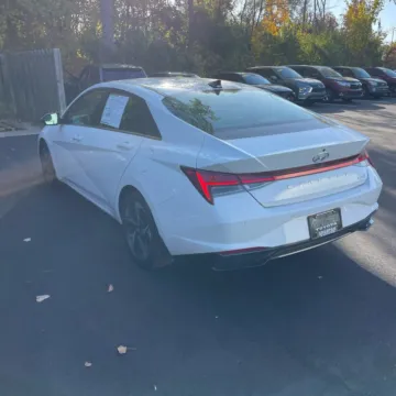 More photos of 2023 Hyundai Elantra Hybrid Limited at Indy Auto Man - Westfield, IN