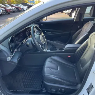 More photos of 2023 Hyundai Elantra Hybrid Limited at Indy Auto Man - Westfield, IN