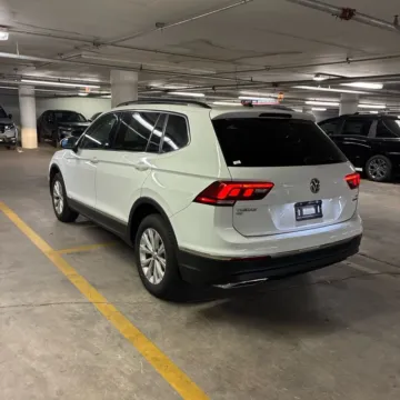 More photos of 2018 Volkswagen Tiguan 2.0T SE 4Motion at Indy Auto Man - Westfield, IN