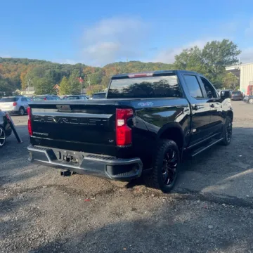 Another view of 2019 Chevrolet Silverado 1500 LT for sale in Westfield, IN at Indy Auto Man - Westfield