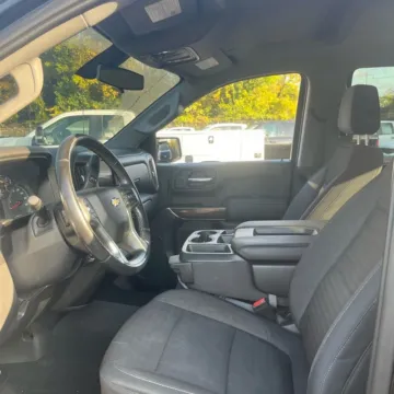 More photos of 2019 Chevrolet Silverado 1500 LT at Indy Auto Man - Westfield, IN