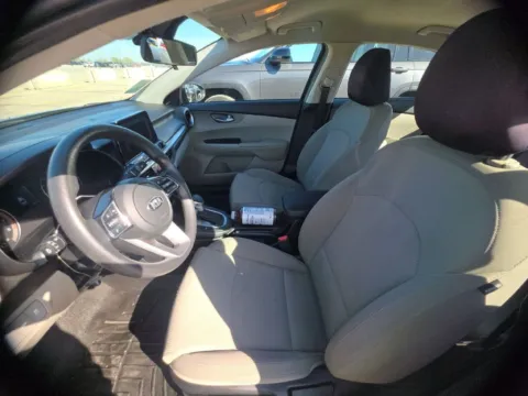 More photos of 2019 Kia Forte LXS at Indy Auto Man - Westfield, IN