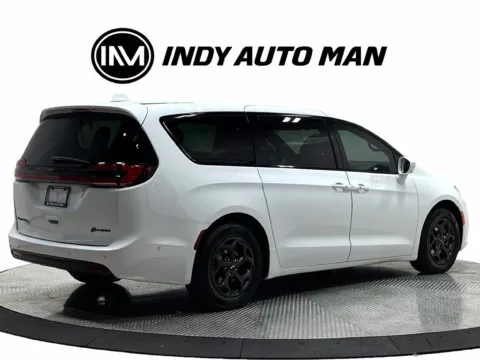 More photos of 2022 Chrysler Pacifica Hybrid Limited at Indy Auto Man - Westfield, IN